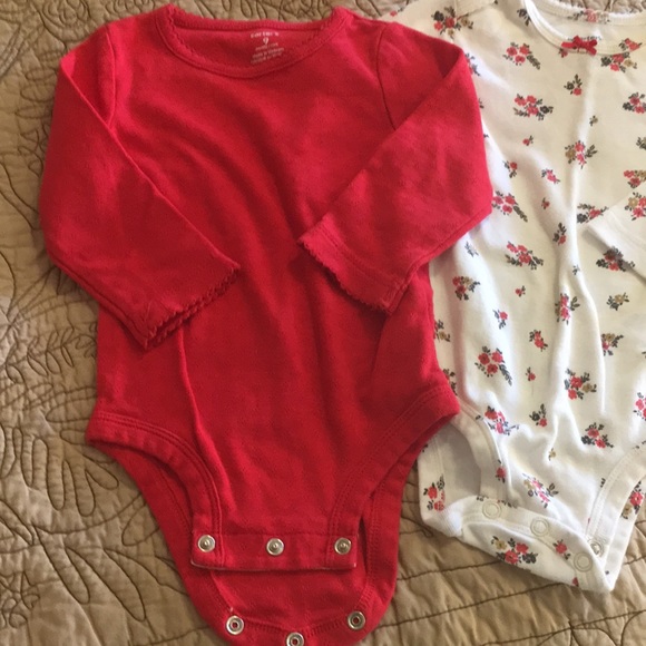 Carter’s reindeer sweater, two onesies, pants 9M - Picture 4 of 12